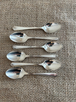 English “D” Dessert Spoon Set