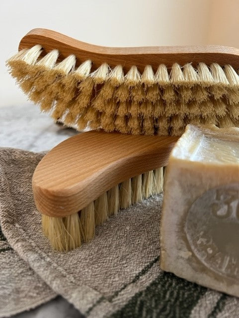 French Cleaning Brush